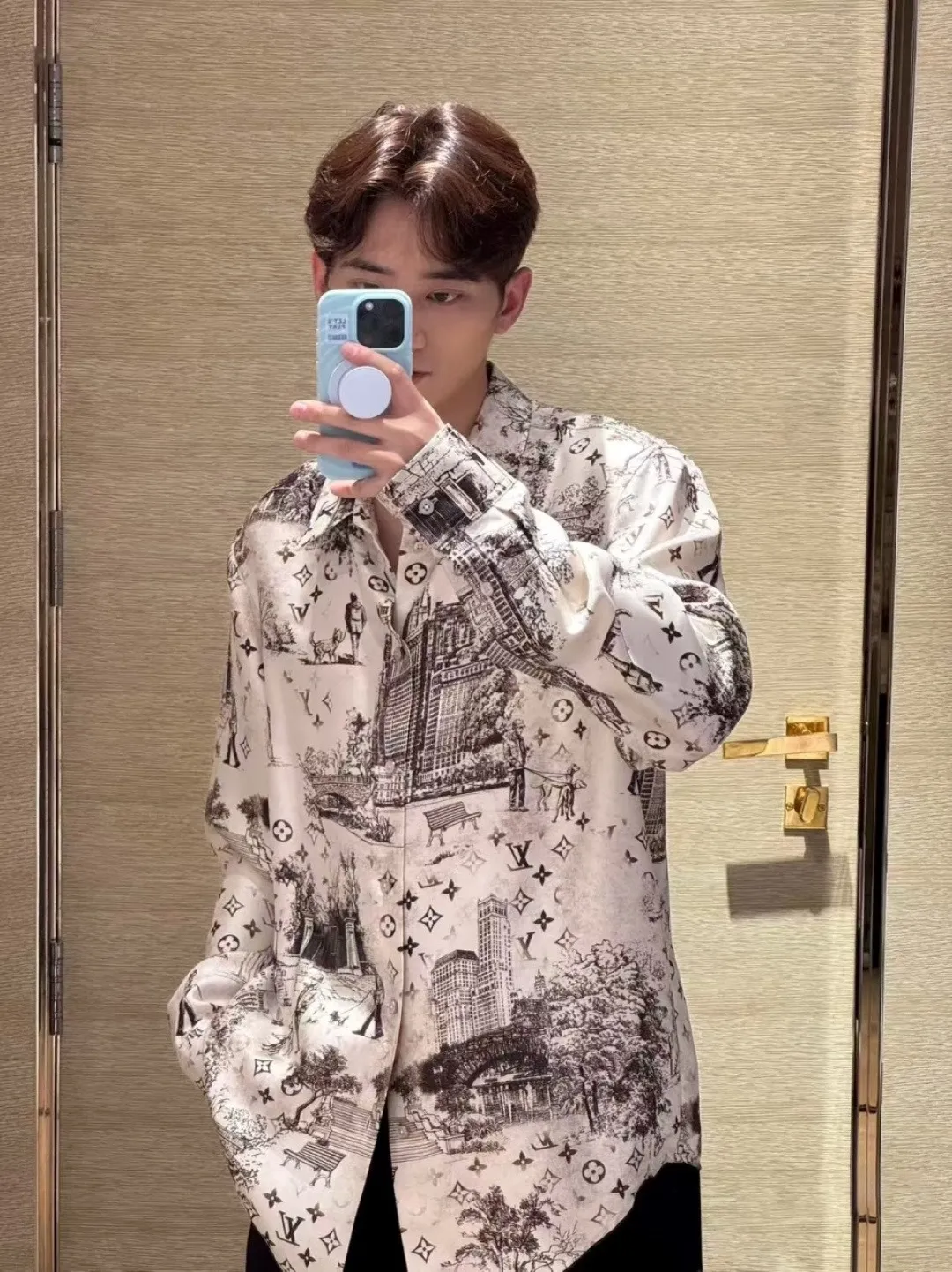 Louis Vuitton/